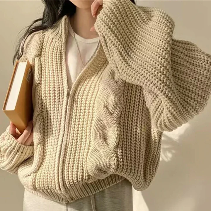 Mila® | Stylische Herbstmode gestrickter Damenpulli mit Reißverschluss