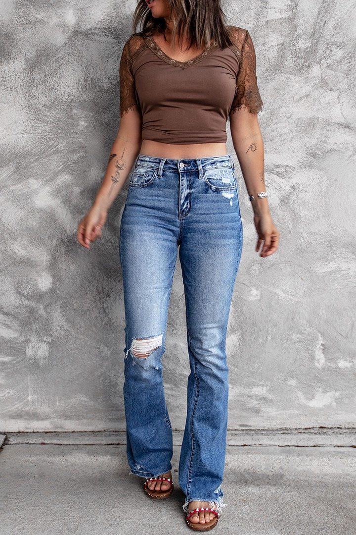 Sara® | Vintage inspired '90 Hochtaillierte Jeans mit Schlagseite in blauw