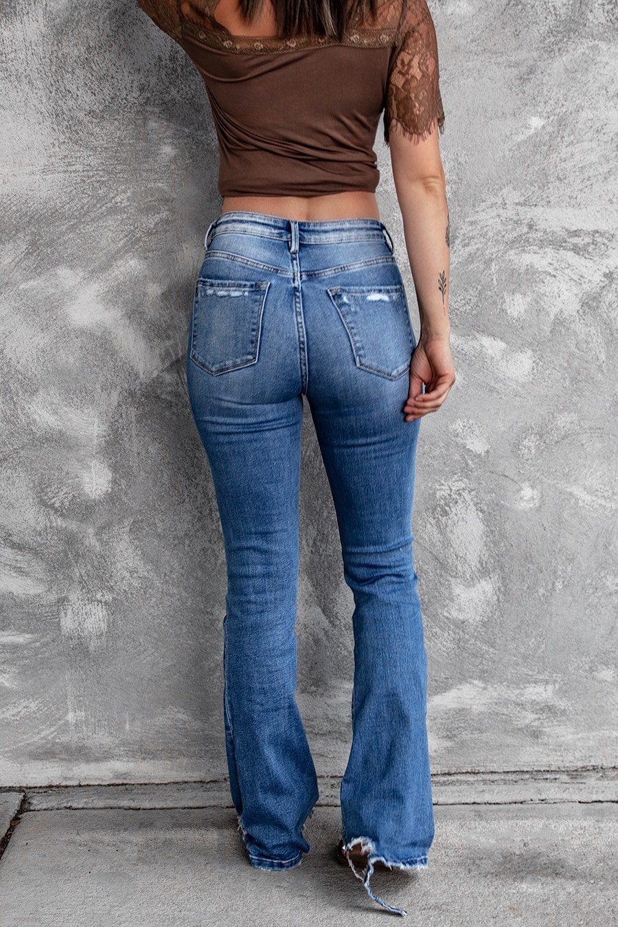 Sara® | Vintage inspired '90 Hochtaillierte Jeans mit Schlagseite in blauw